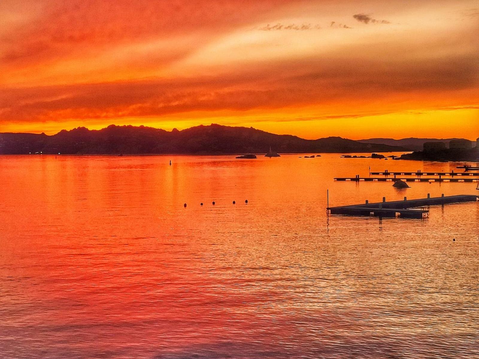 Appartamento Vista Mare A La Maddalena Ла Мадалена Екстериор снимка